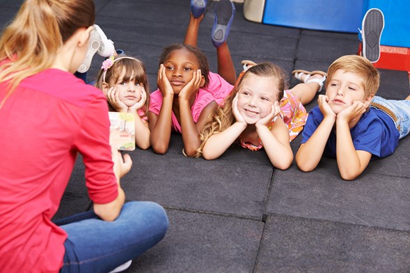 Foto luisterende kinderen (Margriet)